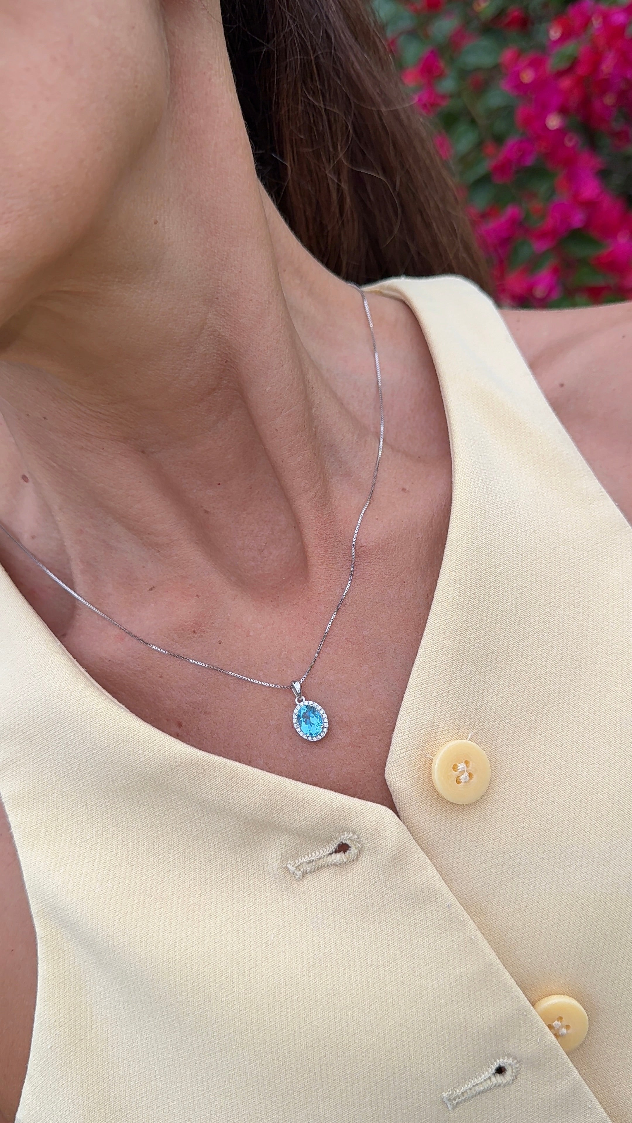 Collar halo topacio natural.