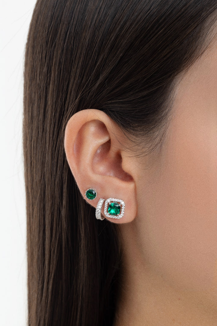 Pendientes redondos esmeraldas.