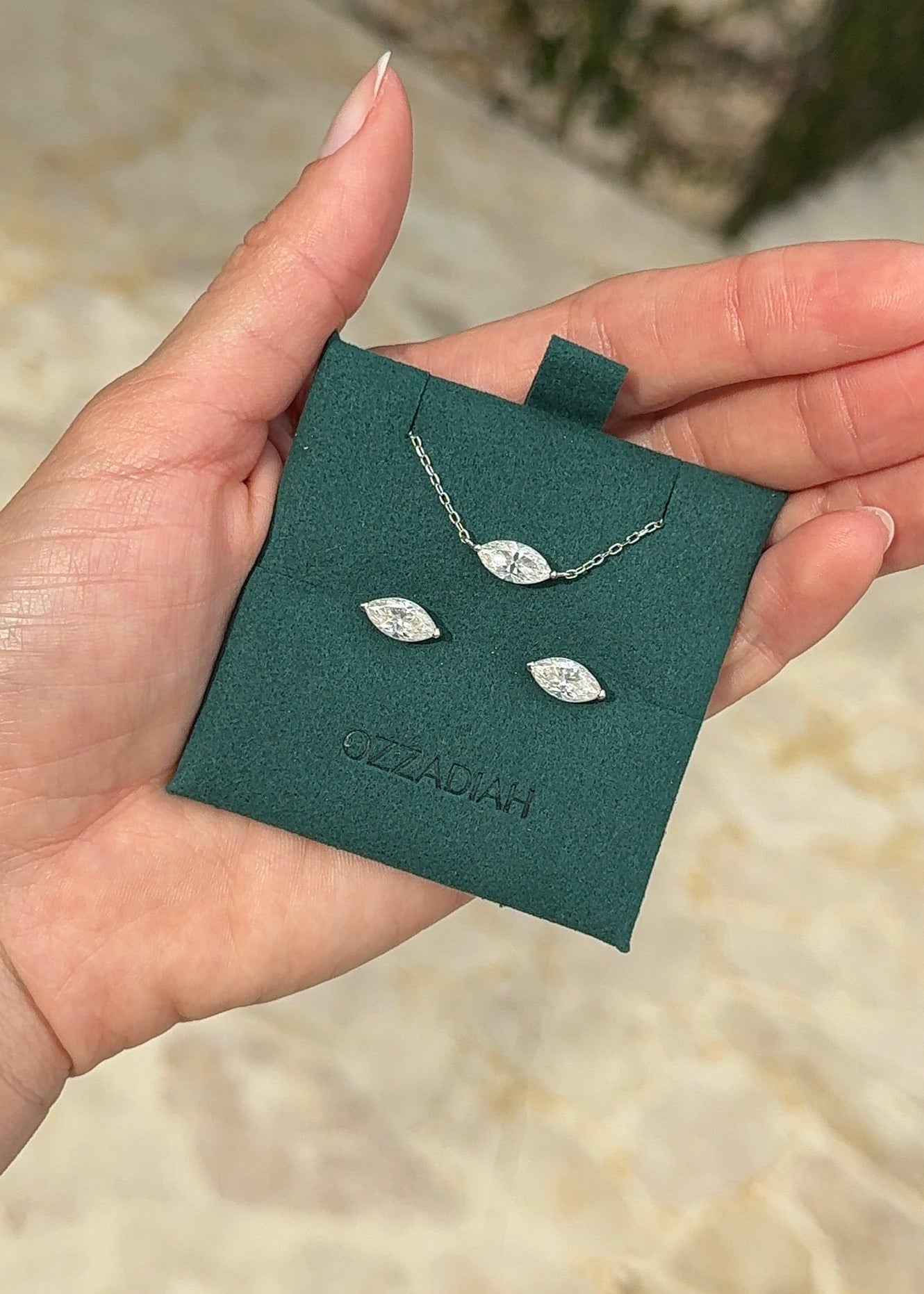 Pendientes marquesa moissanitas.