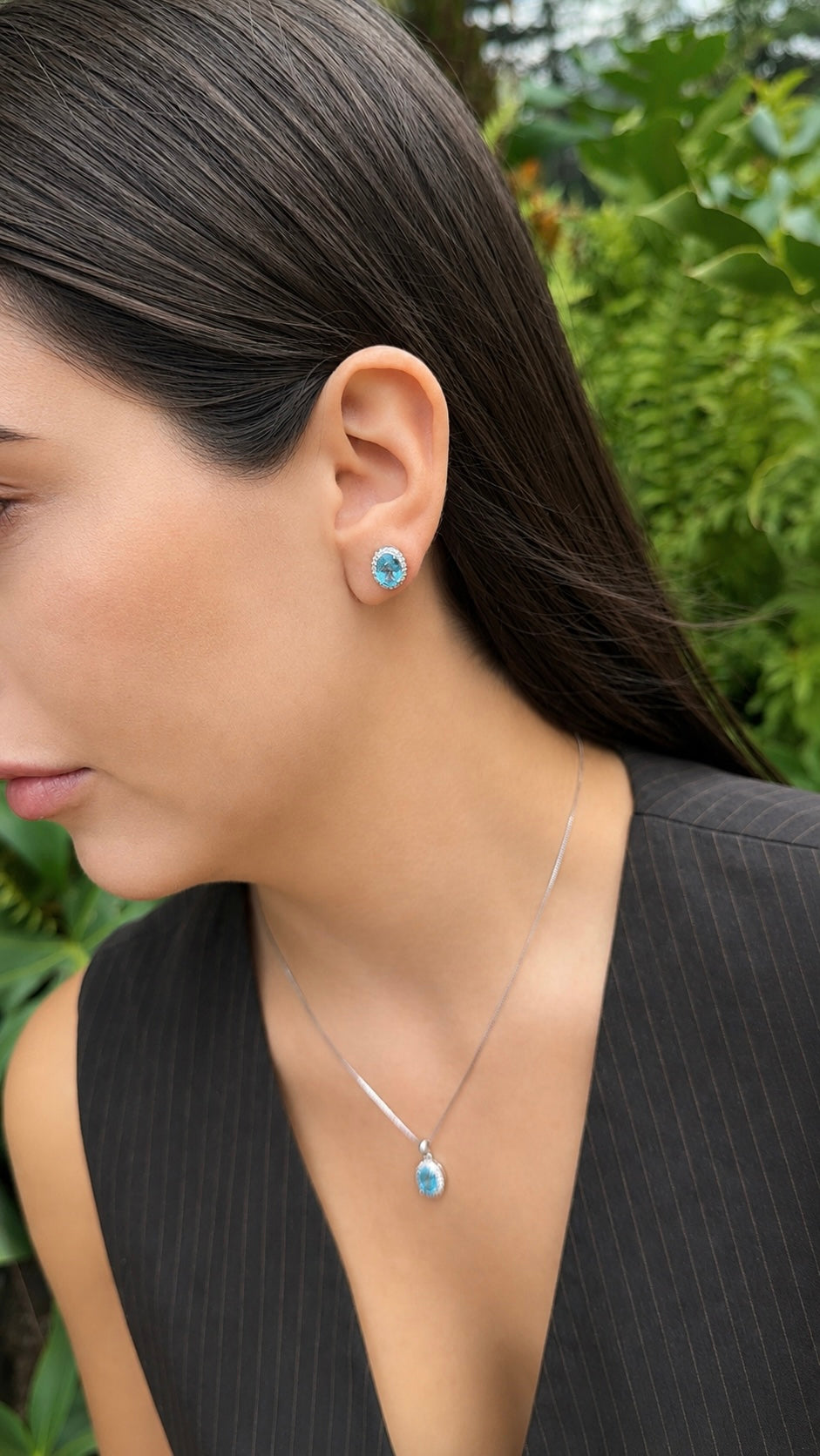 Pendientes halo topacio natural.