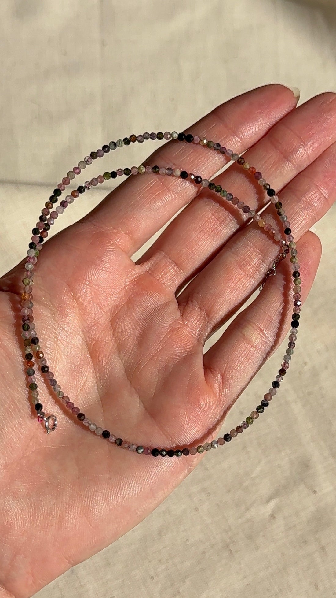 Collar piedras naturales 2mm faceteadas.
