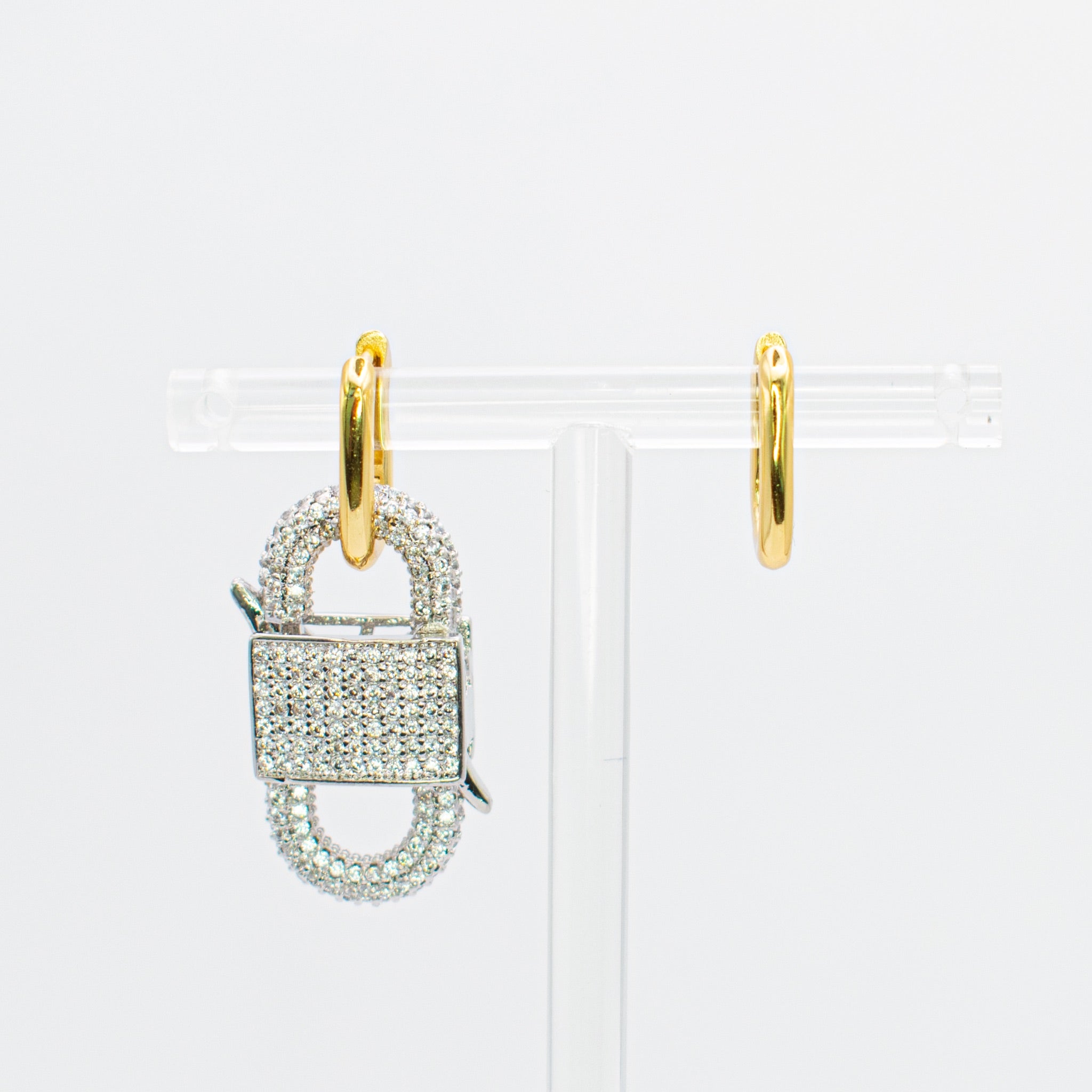 Pendientes chuncky candado con circones.