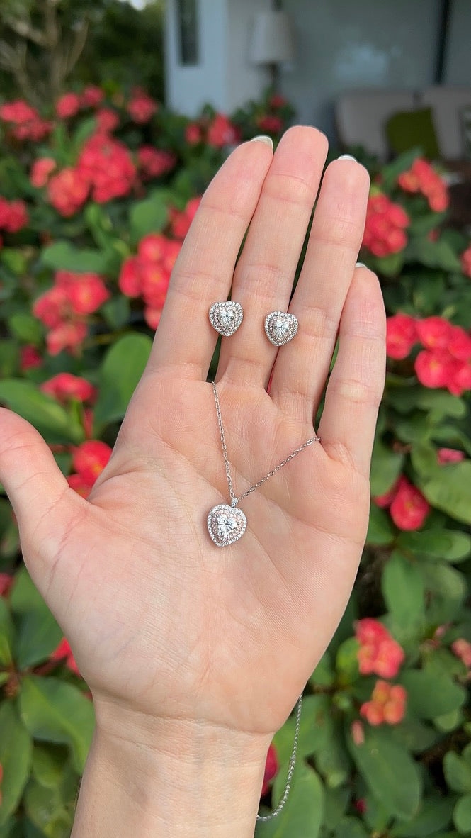 Pendientes corazón moissanitas.