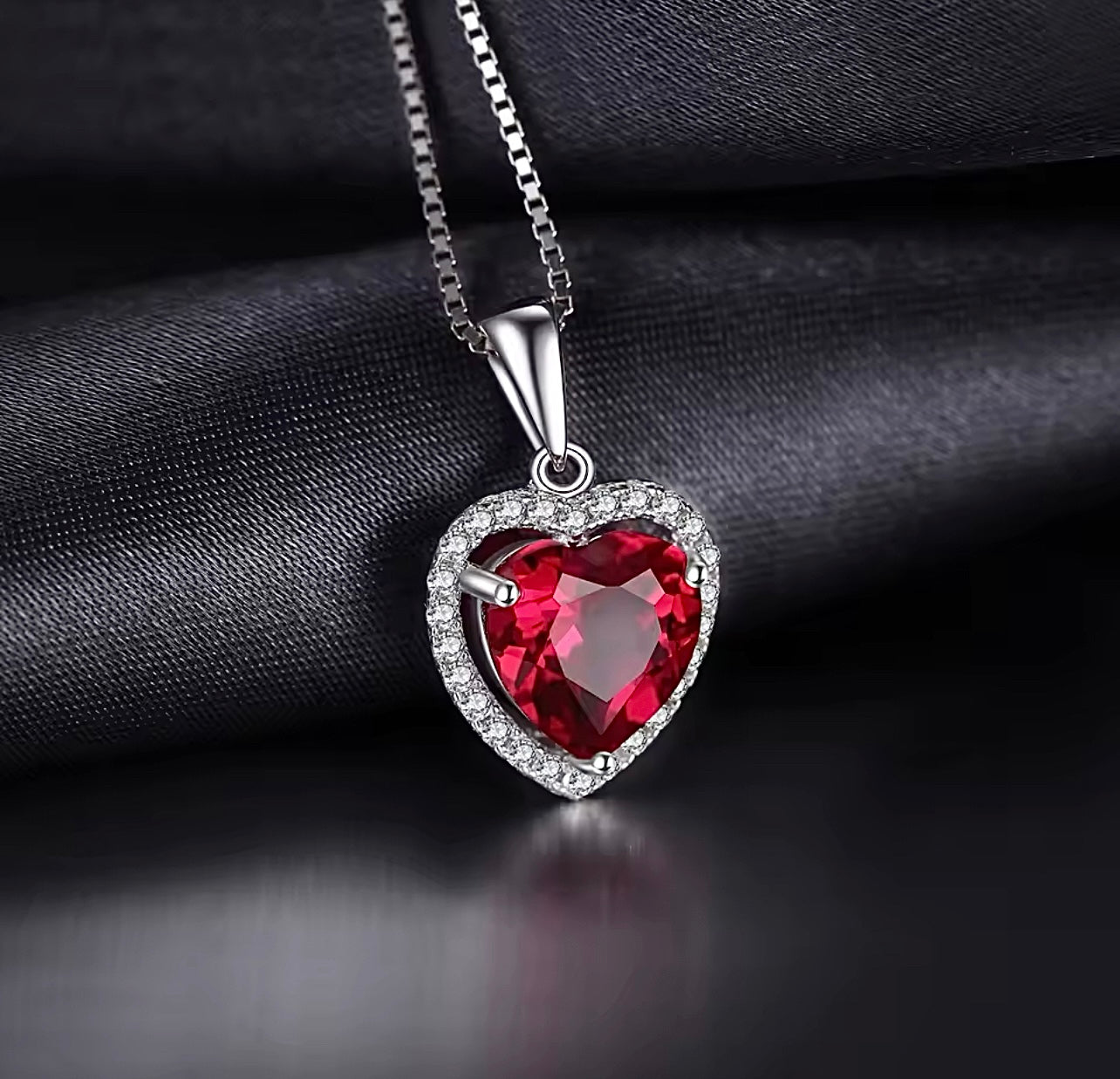 Collar Rubi Corazón.
