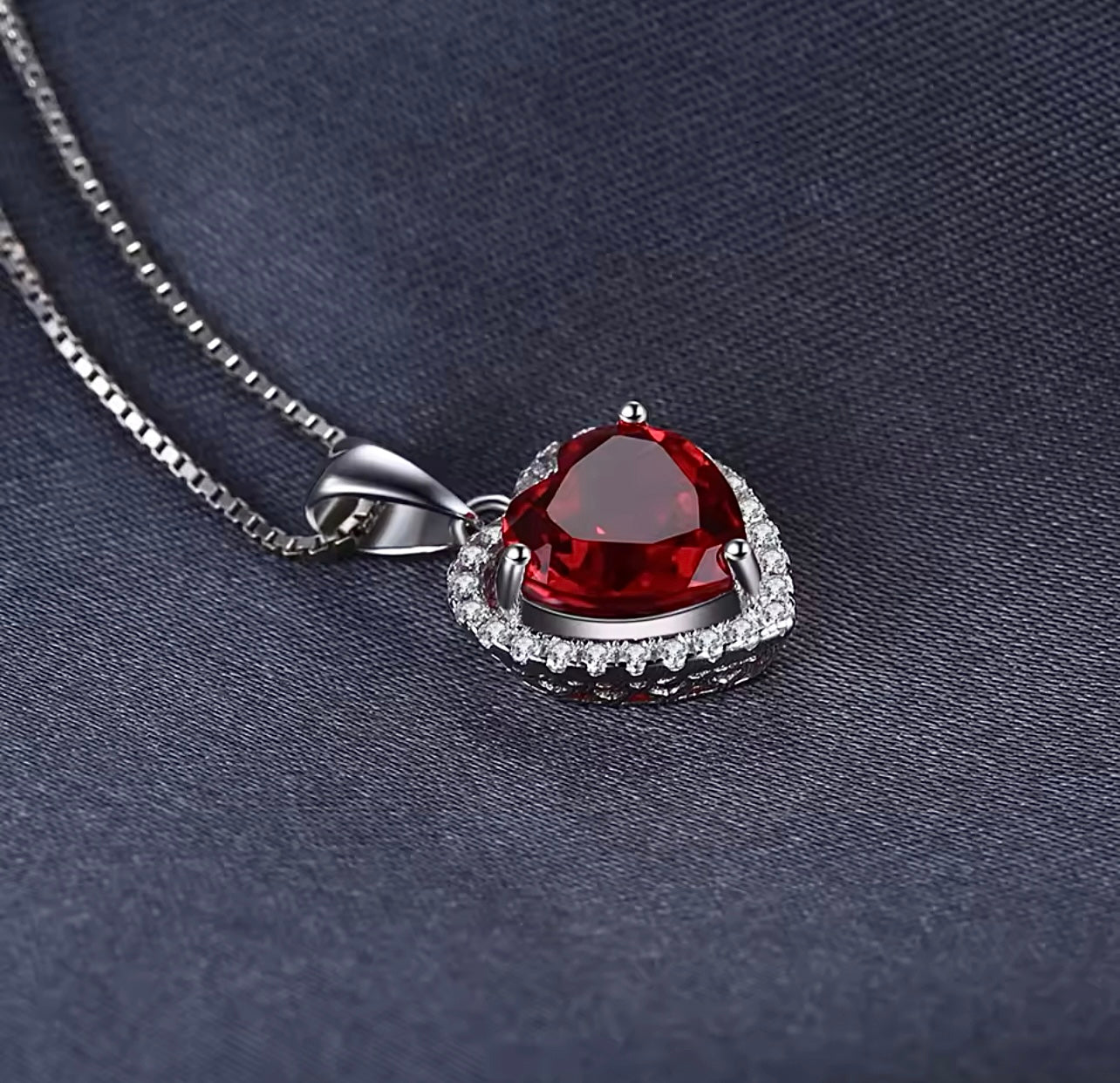 Collar Rubi Corazón.