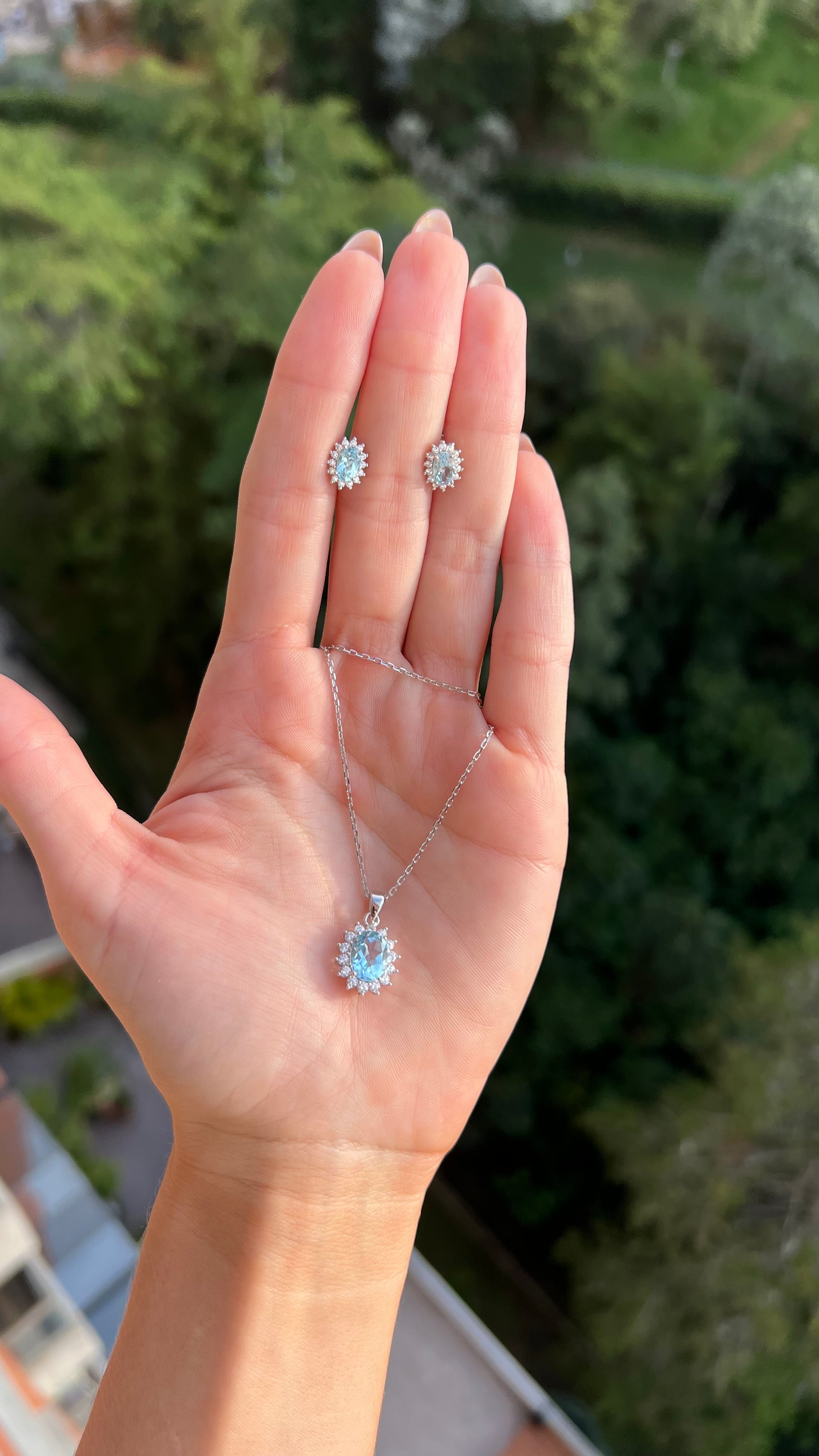 Collar princesa diana.