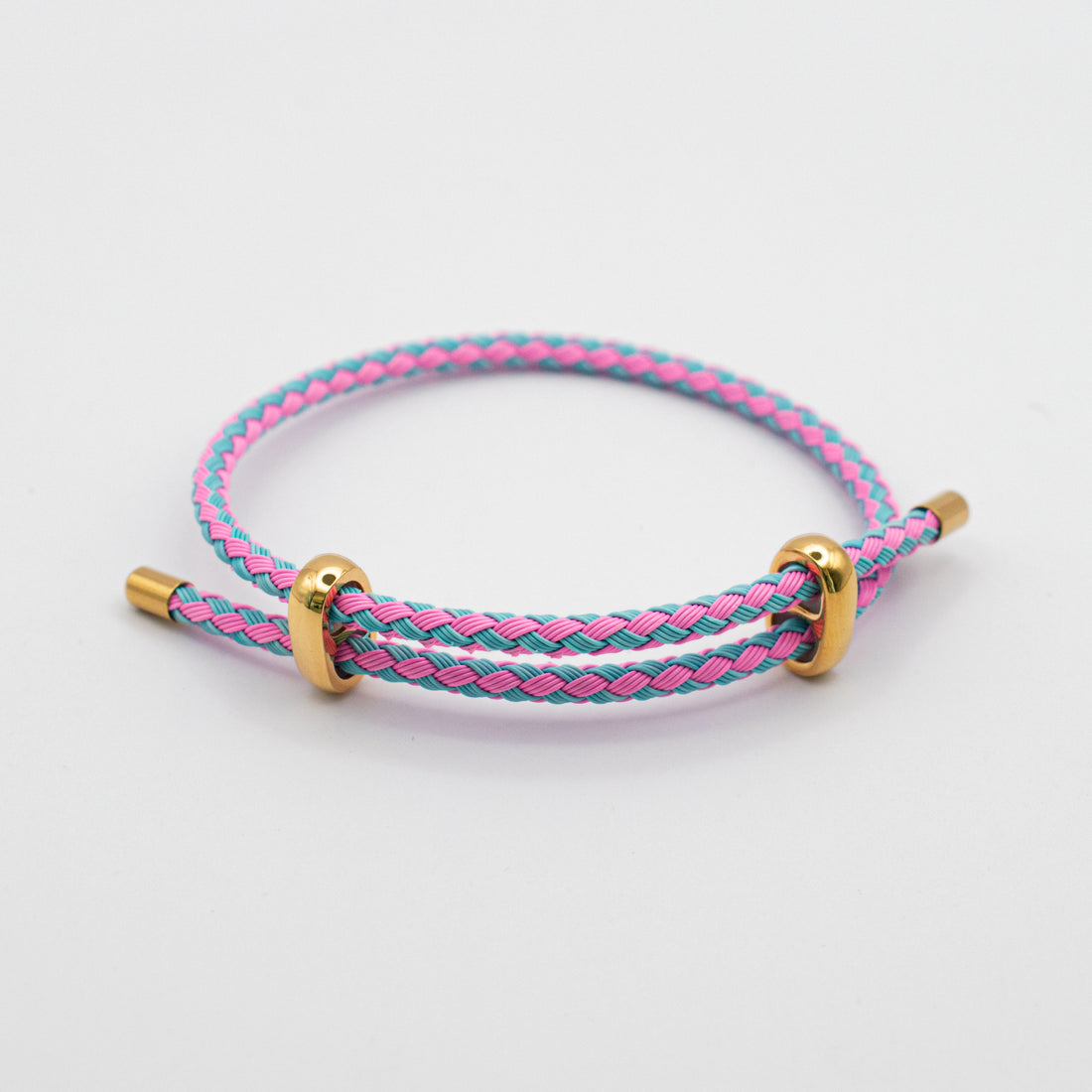 Pulsera tejida.