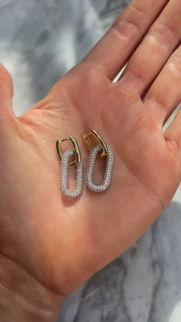 Pendientes chuncky clips de circones.