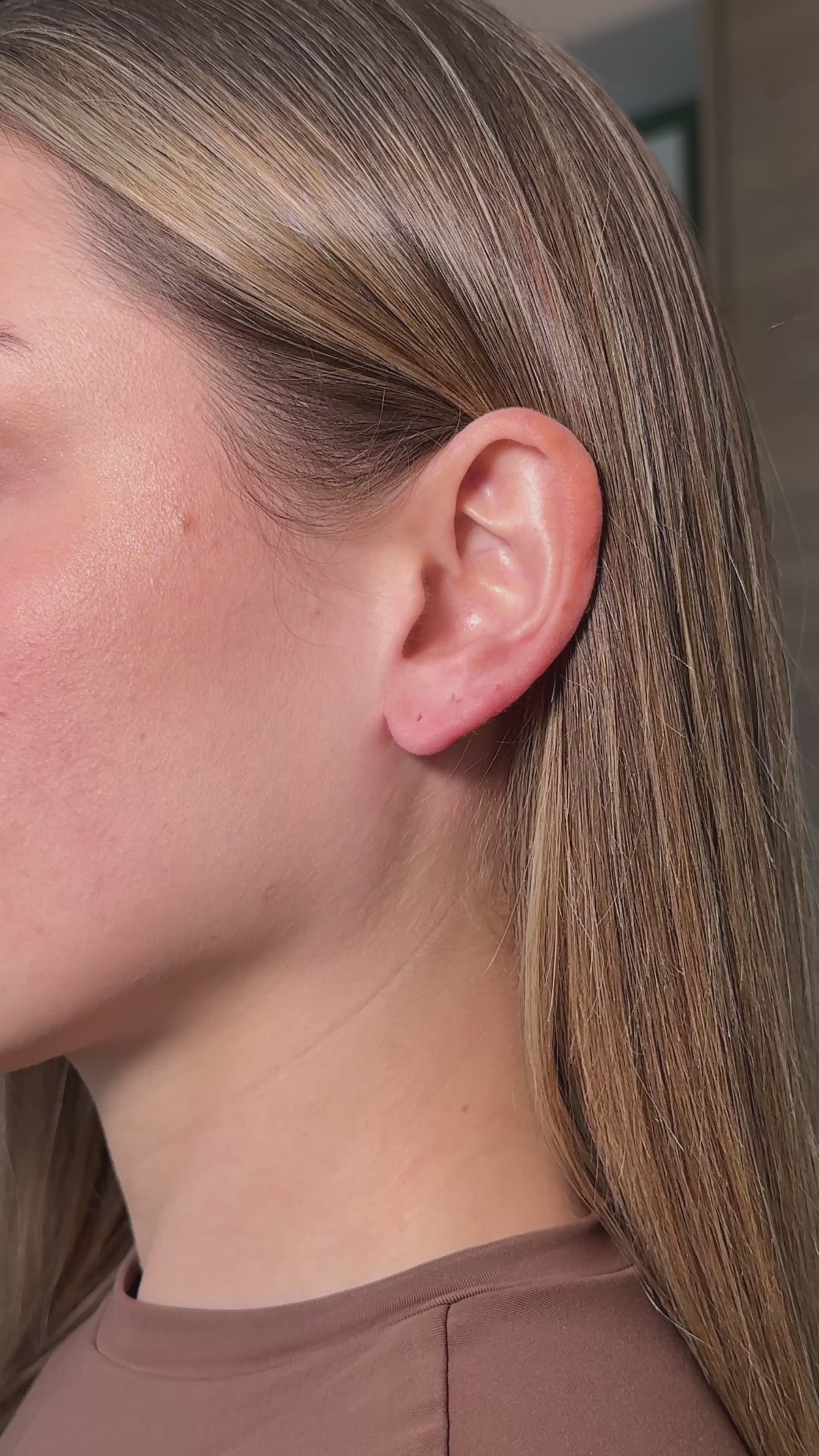 Pendientes gota dorada.