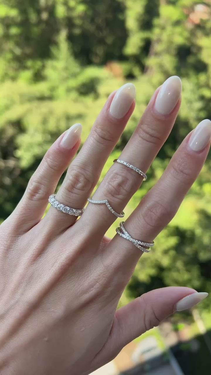 Anillo corona moissanitas.