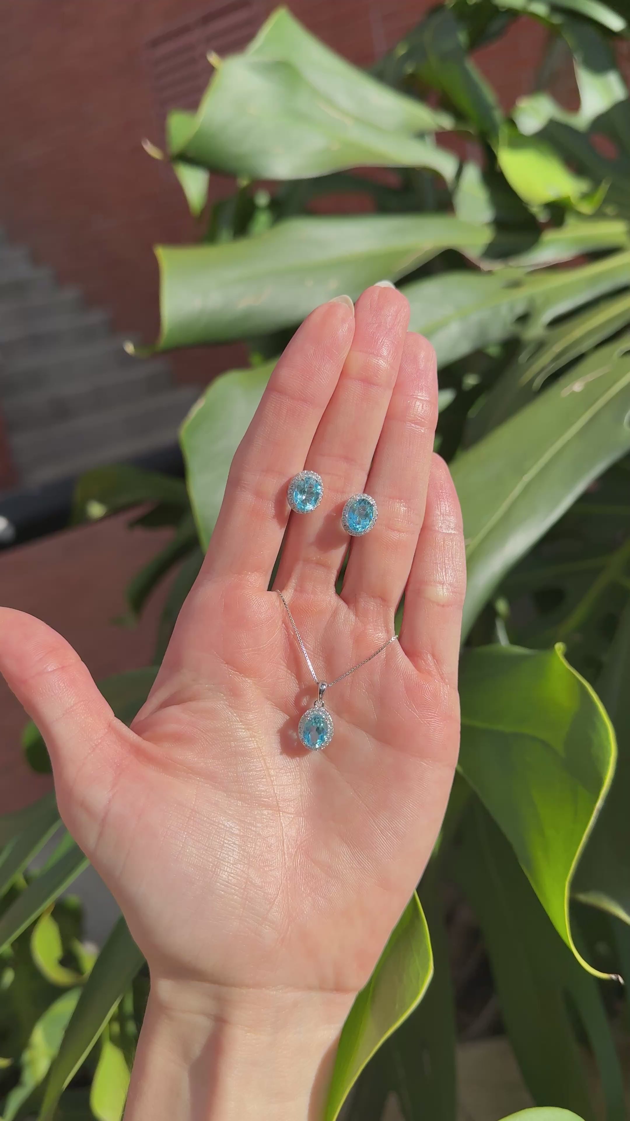 Pendientes halo topacio natural.