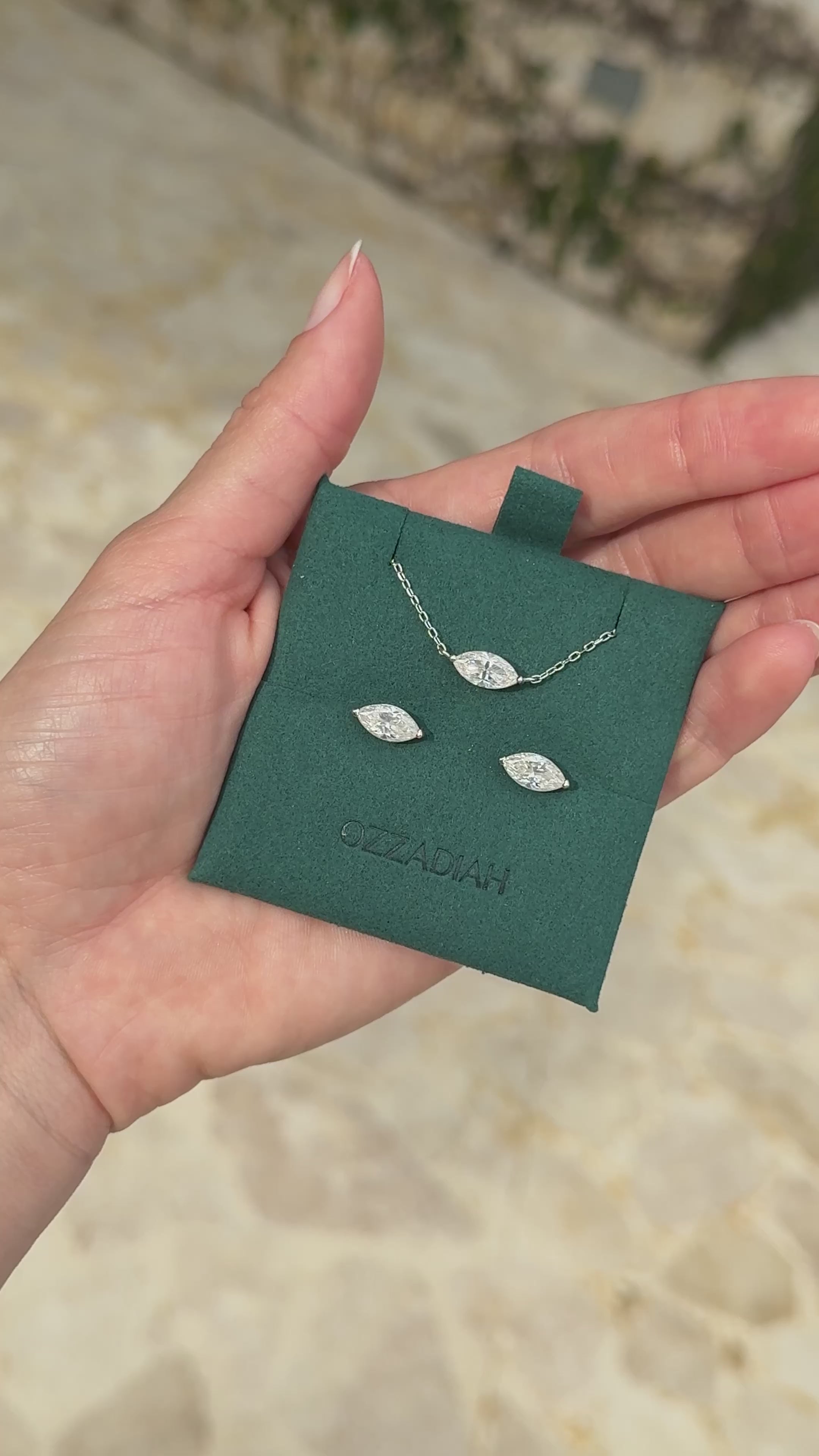 Pendientes marquesa moissanitas.